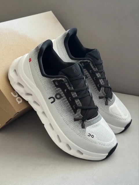 Топ Якість! Кросівки On Cloudtilt Grey White•Он Клауд Running (чорно-білі) Легкі Он