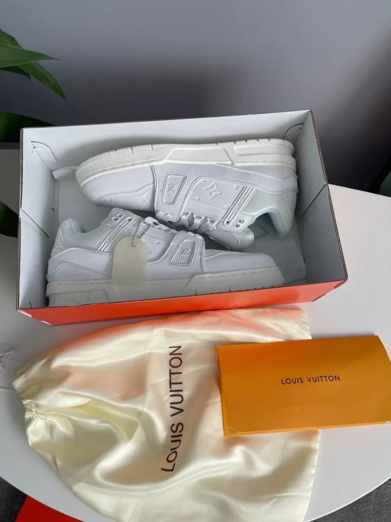 Топова Модель! Кросівки Louis Vuitton Trainer Triple White •Луї Віттон (білі) Шкіра — фото 5