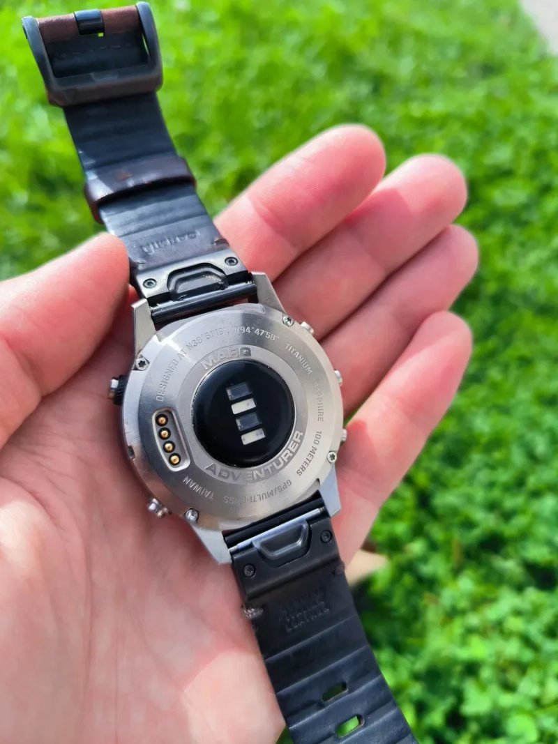 Топовий Garmin MARQ Adventurer  Sapphire Titanium 47mm — фото 3
