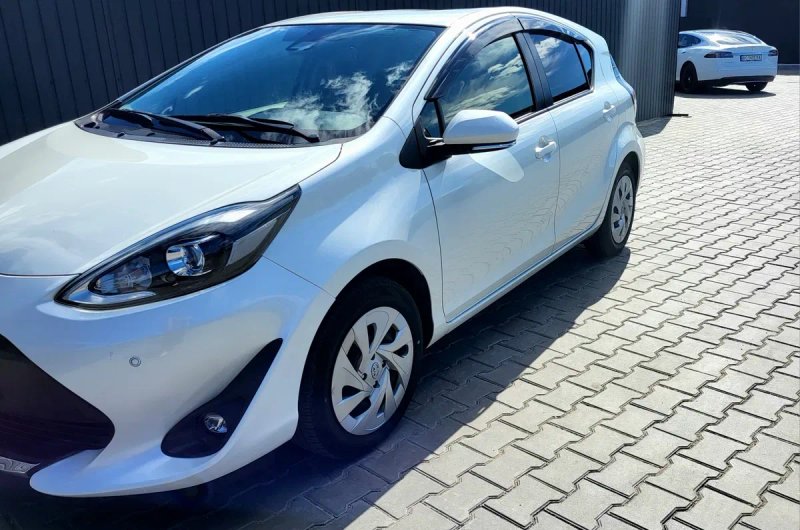 2021 Toyota Aqua/Prius/Yaris 1.5 Hybrid  АКП — фото 2