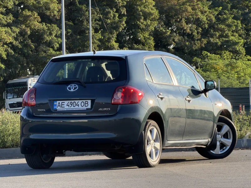 Toyota Auris 1.6 Avtomat — фото 4