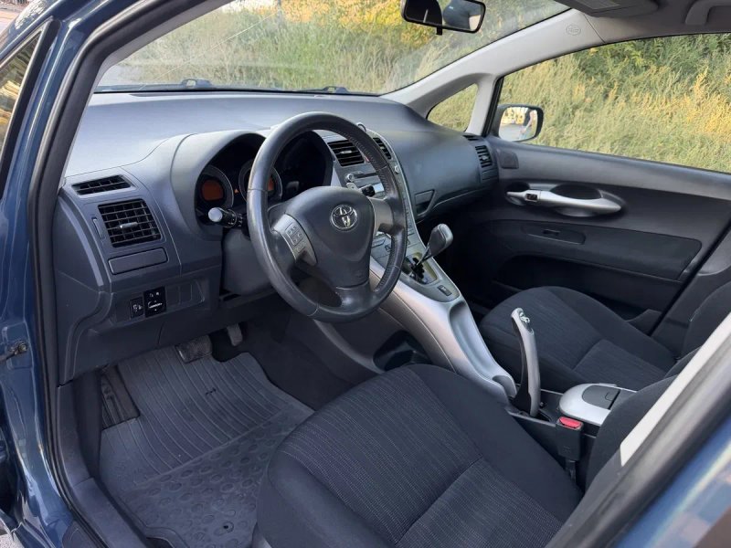 Toyota Auris 1.6 Avtomat — фото 5