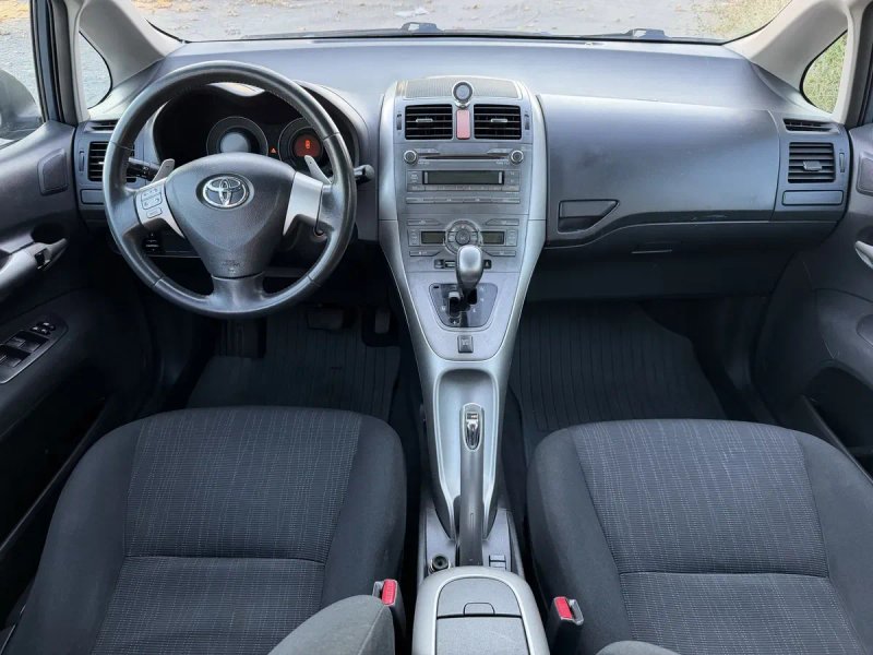 Toyota Auris 1.6 Avtomat — фото 7