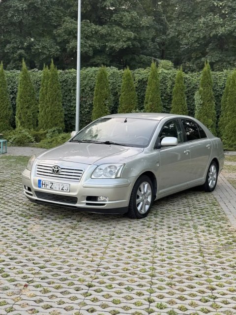 Toyota Avensis 2,0 дизель механіка в гарному стані