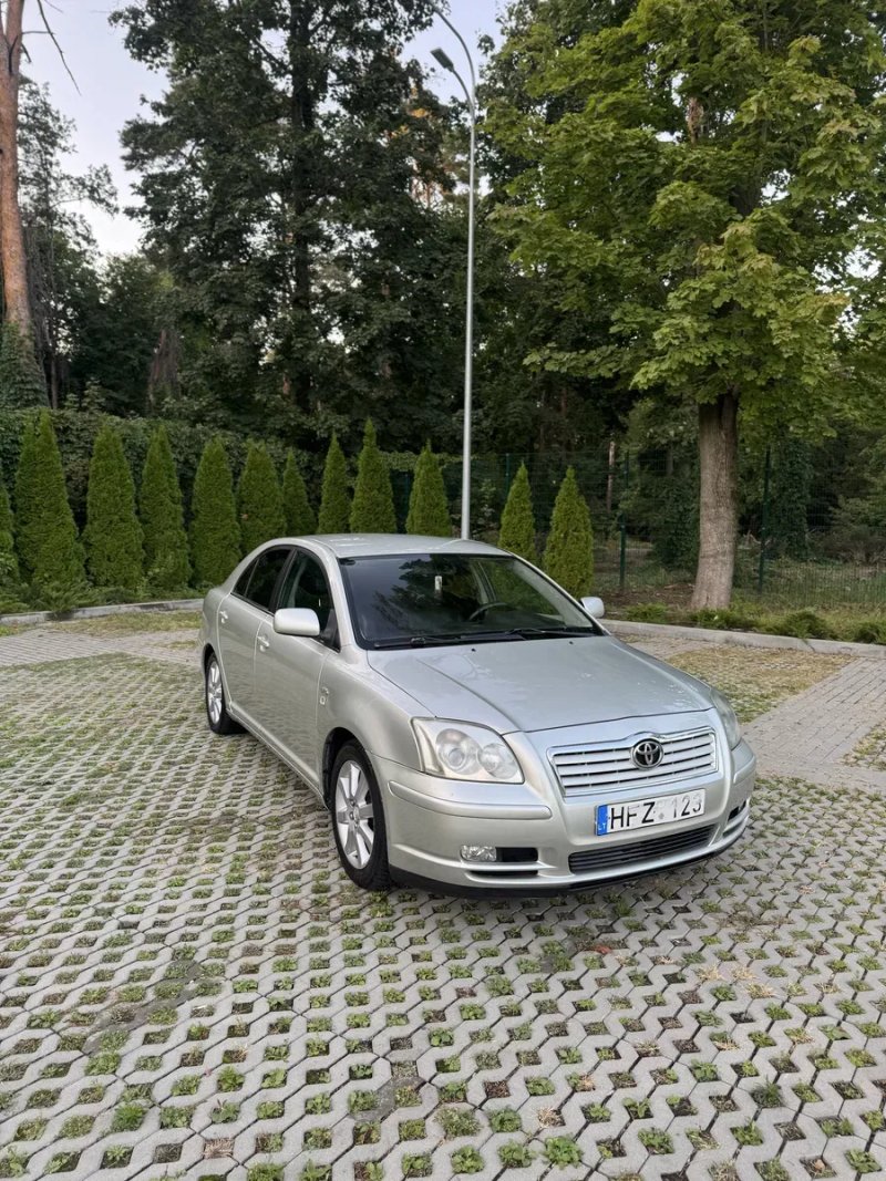 Toyota Avensis 2,0 дизель механіка в гарному стані — фото 4