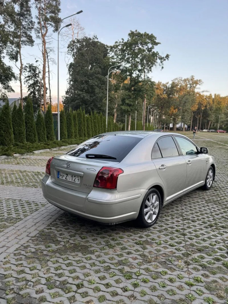 Toyota Avensis 2,0 дизель механіка в гарному стані — фото 6