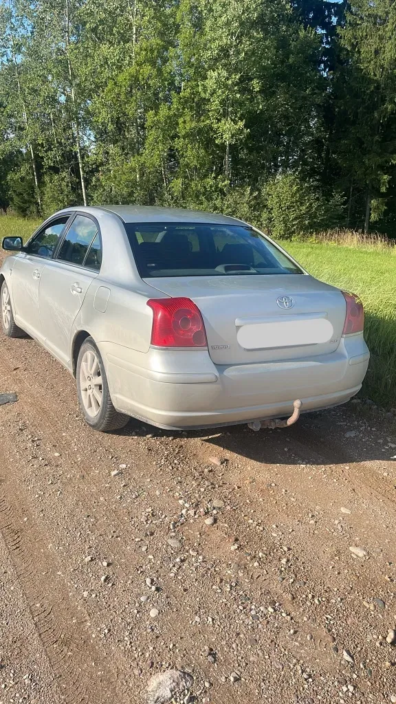 Toyota Avensis 2005 рік — фото 2