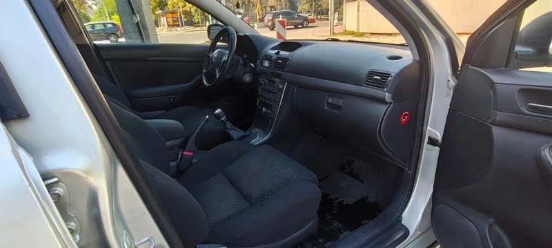 Toyota Avensis 2006 2,2 дизель механіка — фото 4