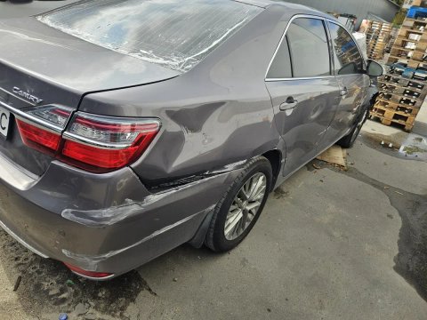 toyota camry 2.5 2017 року