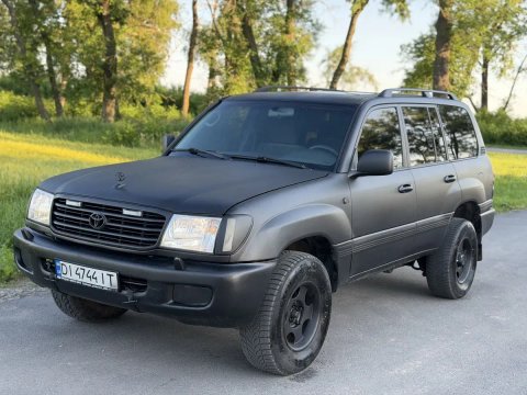 Toyota Land Cruiser 100