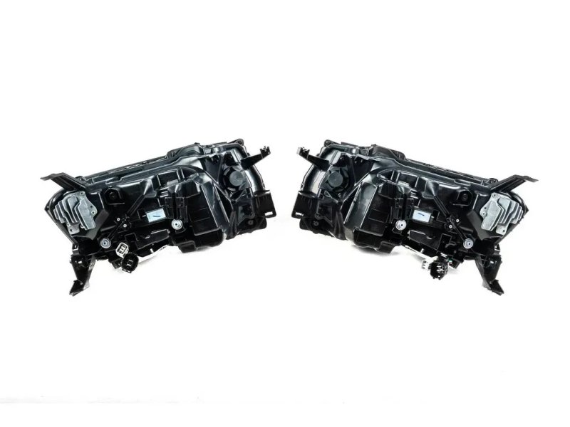 Toyota Land Cruiser 300 Передні фари — фото 4