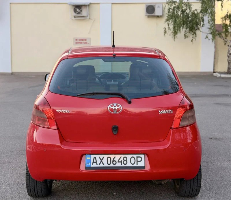 Toyota Yaris 1.3 AVTOMAT — фото 5