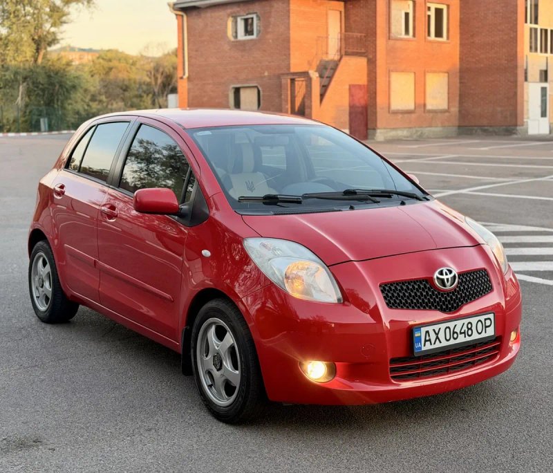 Toyota Yaris 1.3 AVTOMAT — фото 7