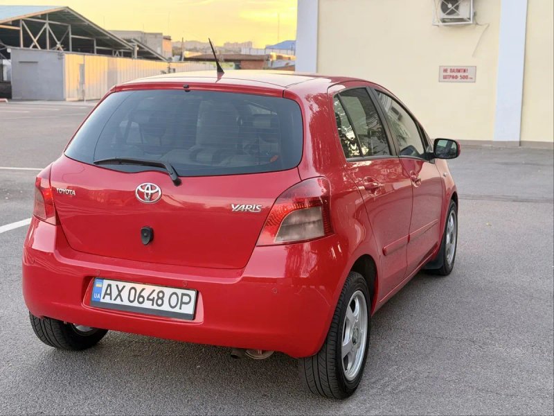 Toyota Yaris 1.3 AVTOMAT — фото 8