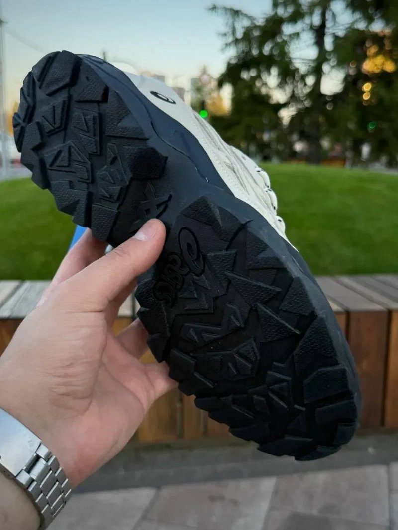 Трекінгова модель ASICS чоловічі кросівки асікс на кожен день — фото 5