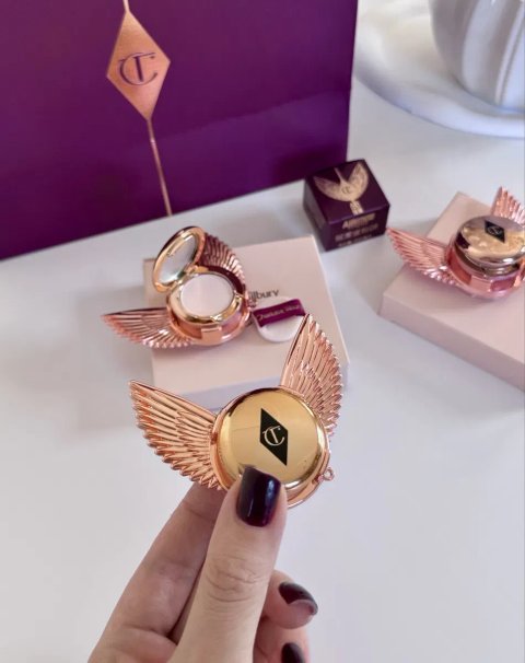 Тримач для телефону Charlotte Tilbury з пудрою