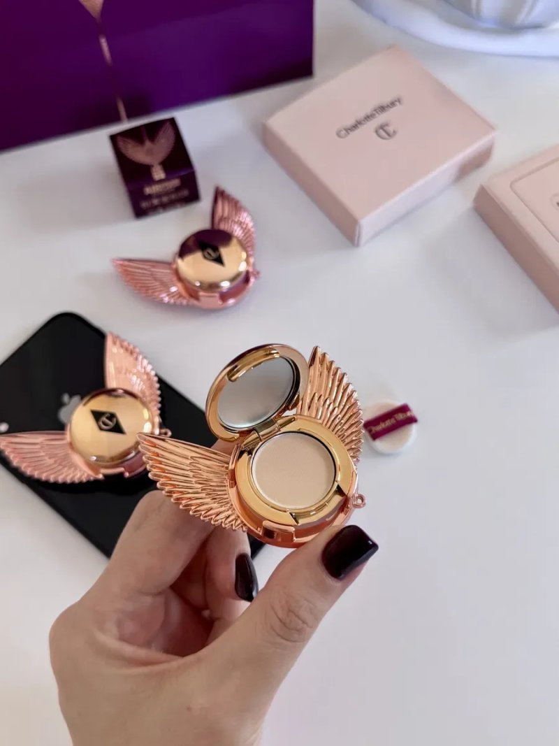Тримач для телефону Charlotte Tilbury з пудрою — фото 4