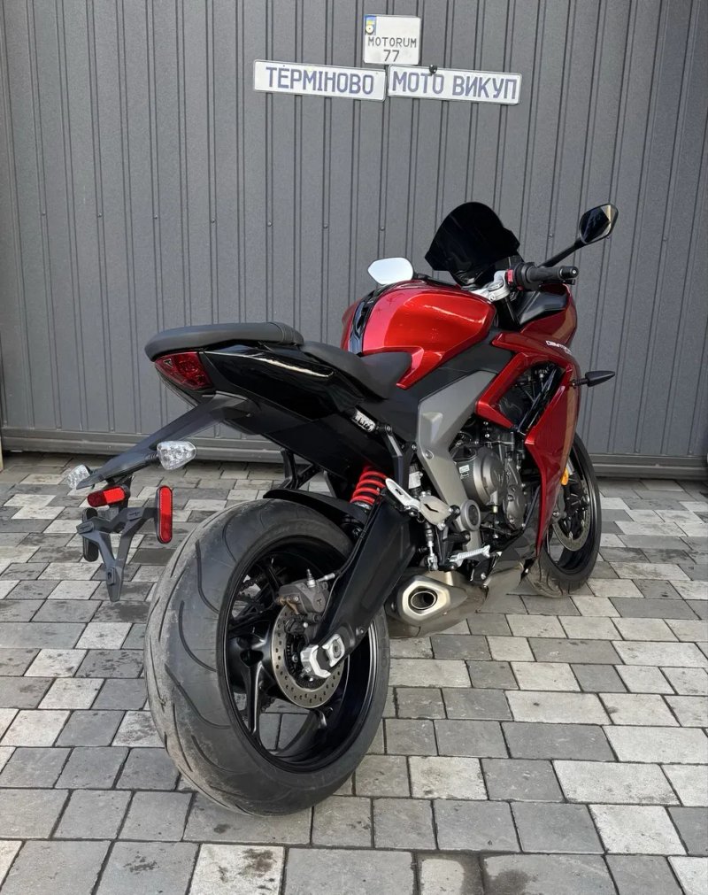 Triumph Daytona 660 доставка обмін — фото 7