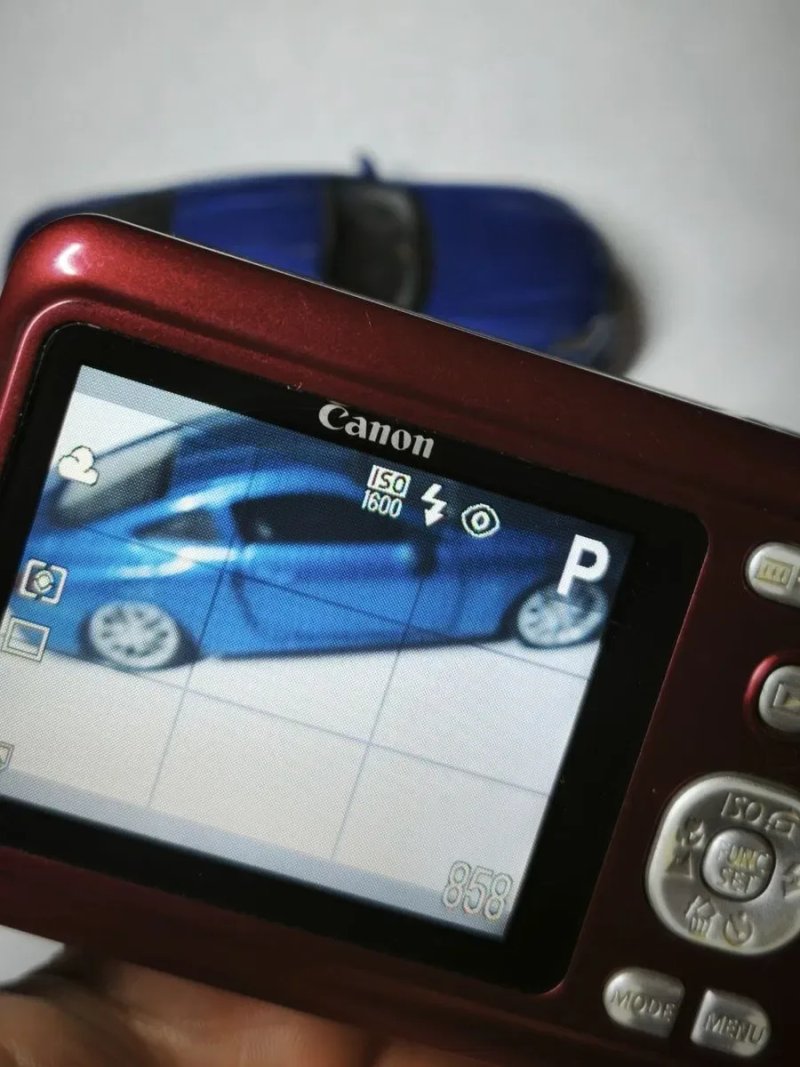 Цифровий фотоапарат Canon PowerShot A480 (Червоний / Red) — Винтажна Y2K цифра / Digicam — фото 2