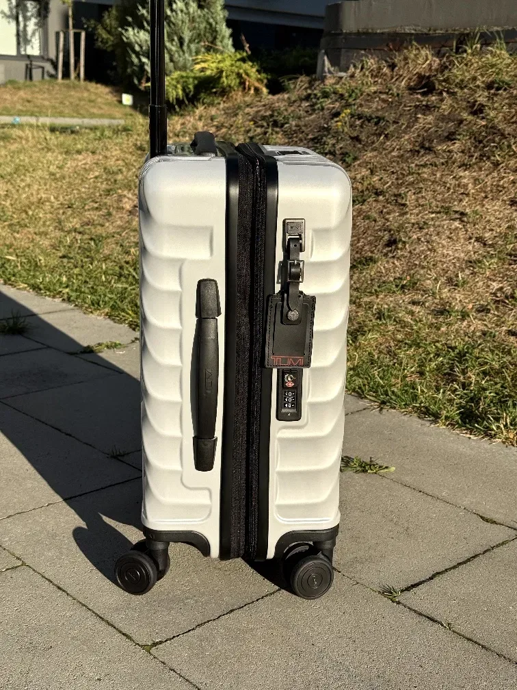 Tumi   Degree International Expandable 4 Wheeled Carry-On  валіза ручна поклажа/чемодан Tumi ручная кладь — фото 4