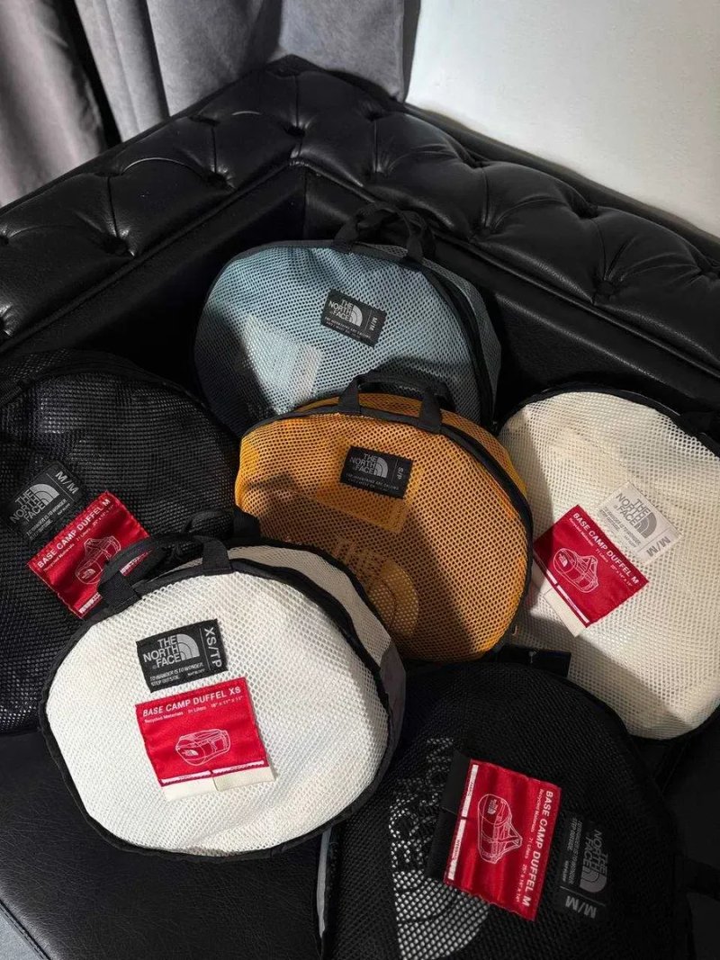 Туристична дорожня сумку [Оригінал] The North Face Base Camp Duffel у розмірі S із міцного ламінованого матеріалу з чорними ручками й логотипом бренду — фото 8