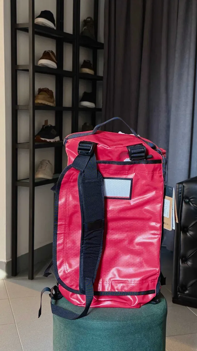 Туристична дорожня сумку [Оригінал] The North Face Base Camp Duffel у розмірі S із міцного ламінованого матеріалу з чорними ручками й логотипом бренду — фото 2