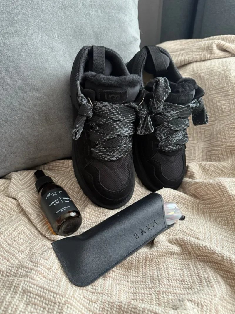 UGG Lowmel Black трендові уггі угги угг ловмел чорні на овчині теплі зимові — фото 4