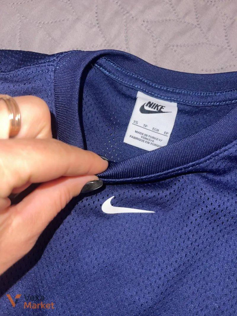 Укорочена футболка Nike жіноча — фото 2