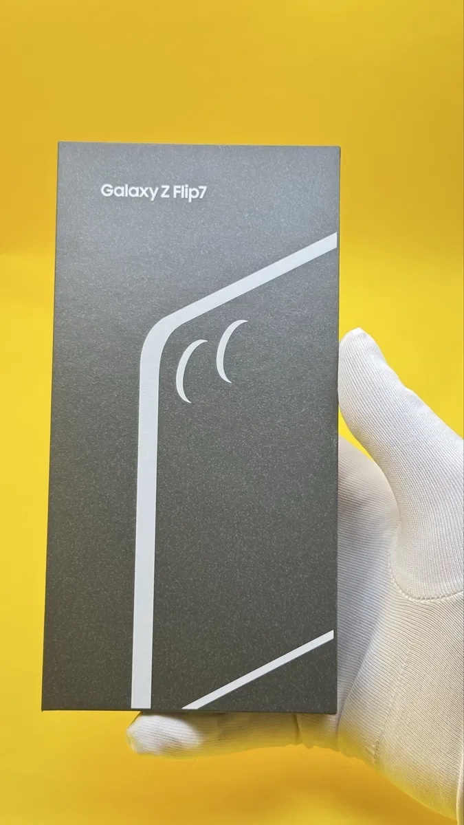 Ультра гнучкий Samsung Galaxy Z Flip 7 12/256GB Jet Black НОВИЙ! — фото 2