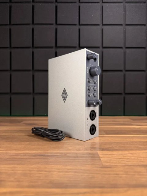 Universal Audio Volt 2 (БЕЗКОШТОВНА Доставка!)