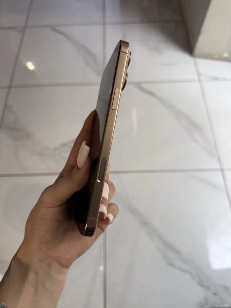Used iPhone 16 Pro Max 256gb Desert e-sim — фото 2