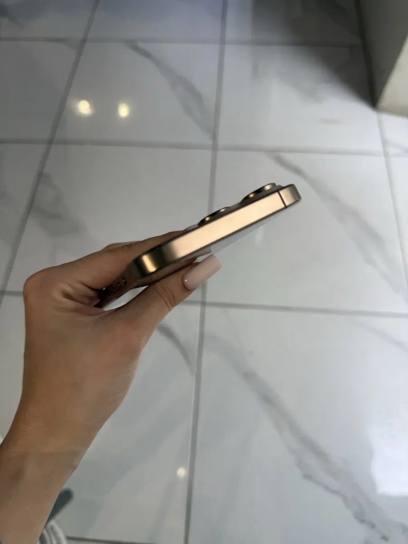 Used iPhone 16 Pro Max 256gb Desert e-sim — фото 3