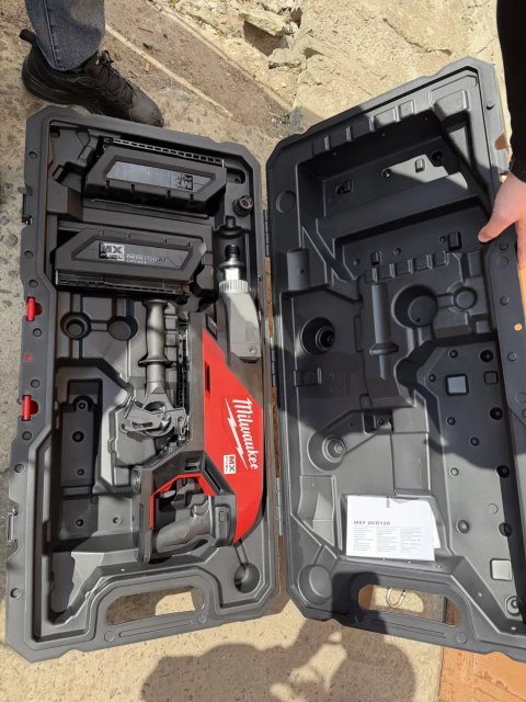Установка алмазного свердління акумуляторна Milwaukee DCD150-302CKIT
