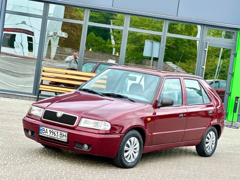 в дуже гарно стані Легендарна SKODA Felicia 1.3 бензин — фото 4