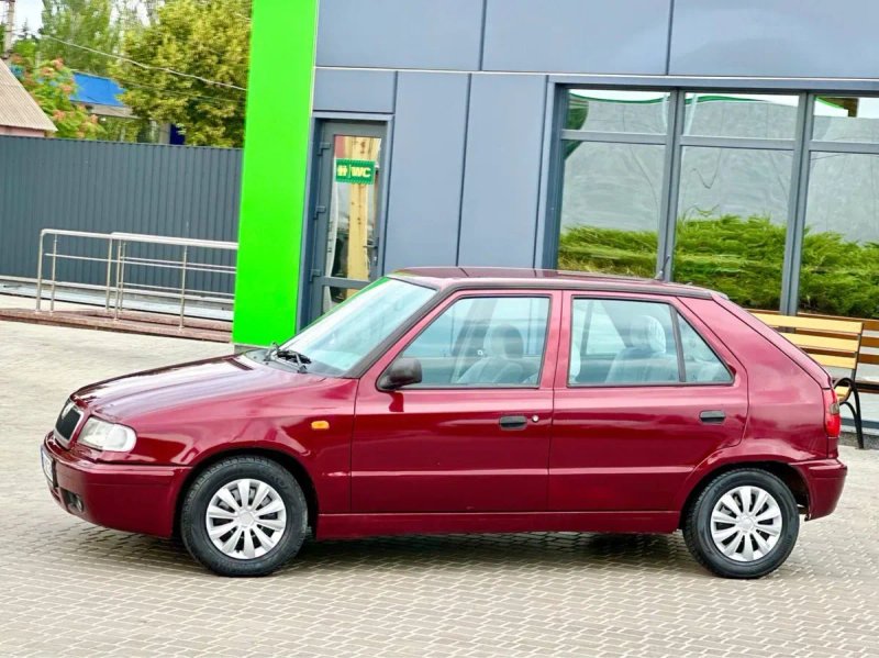 в дуже гарно стані Легендарна SKODA Felicia 1.3 бензин — фото 5