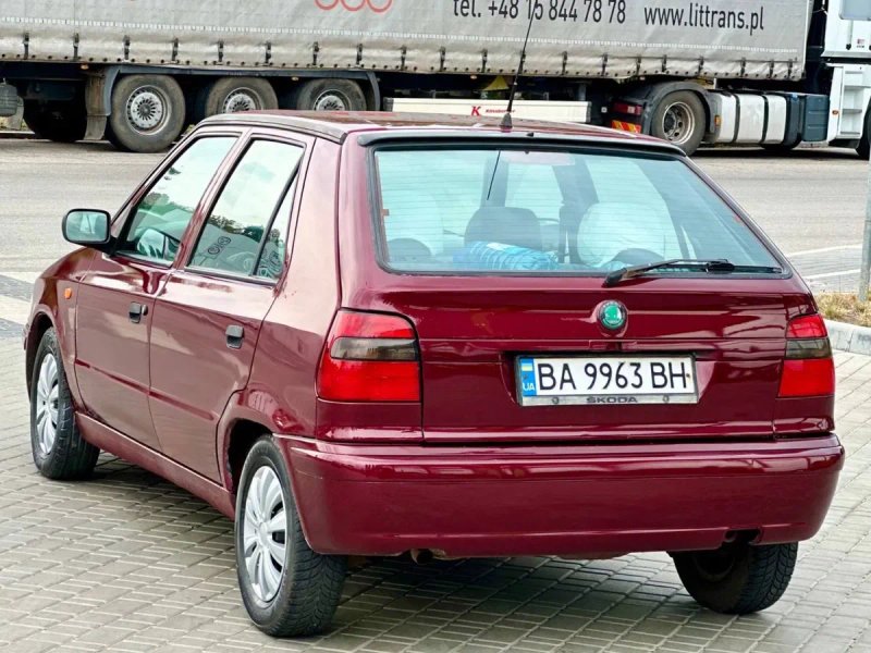 в дуже гарно стані Легендарна SKODA Felicia 1.3 бензин — фото 6