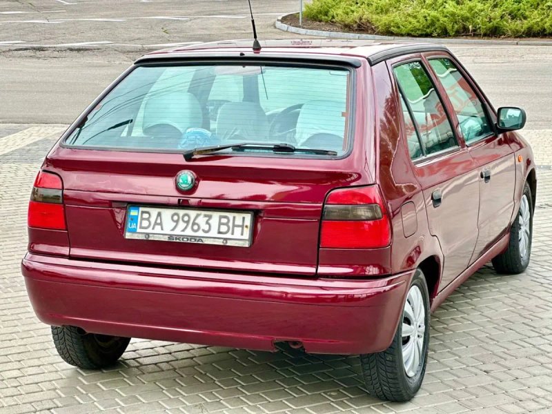 в дуже гарно стані Легендарна SKODA Felicia 1.3 бензин — фото 7
