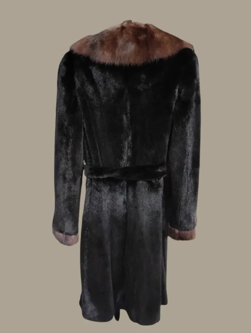 В груди 104см. Норковая шуба с соболем. Mink . Натуральная шуба — фото 2