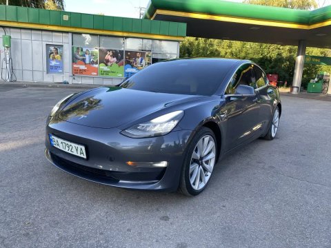 В ідеальному  стані  не бита , не фарбована Tesla/Model 3 Long Range Dual Motor 75кв 4х4