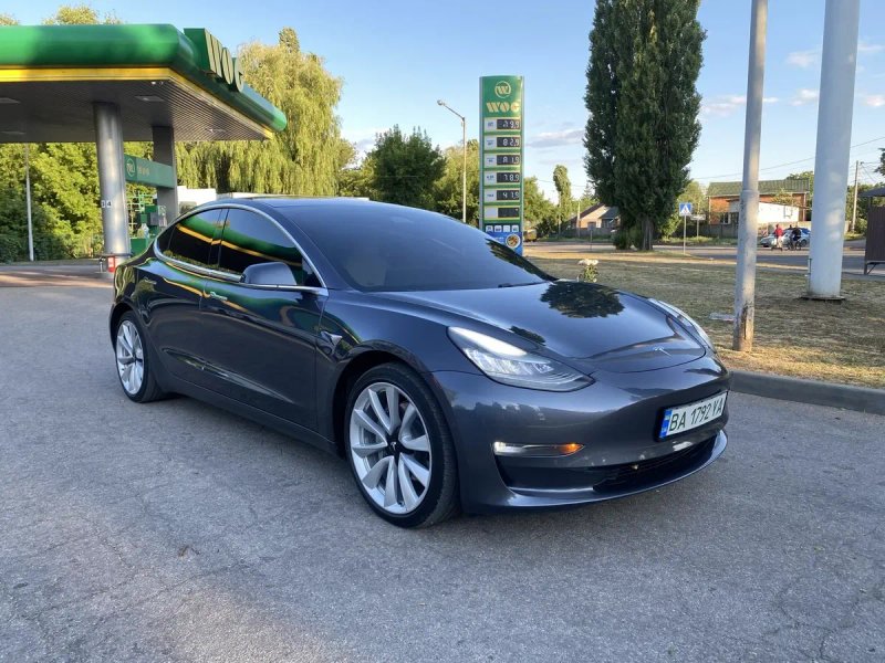 В ідеальному  стані  не бита , не фарбована Tesla/Model 3 Long Range Dual Motor 75кв 4х4 — фото 2
