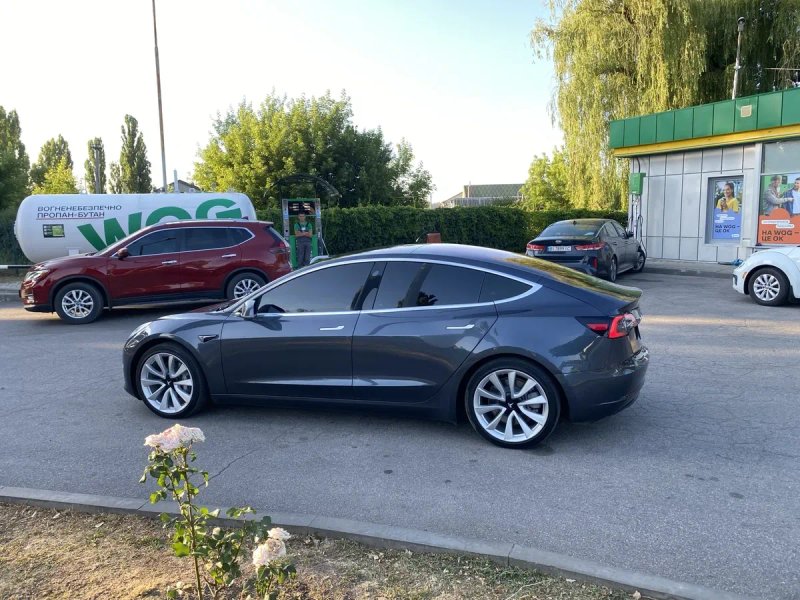 В ідеальному  стані  не бита , не фарбована Tesla/Model 3 Long Range Dual Motor 75кв 4х4 — фото 6