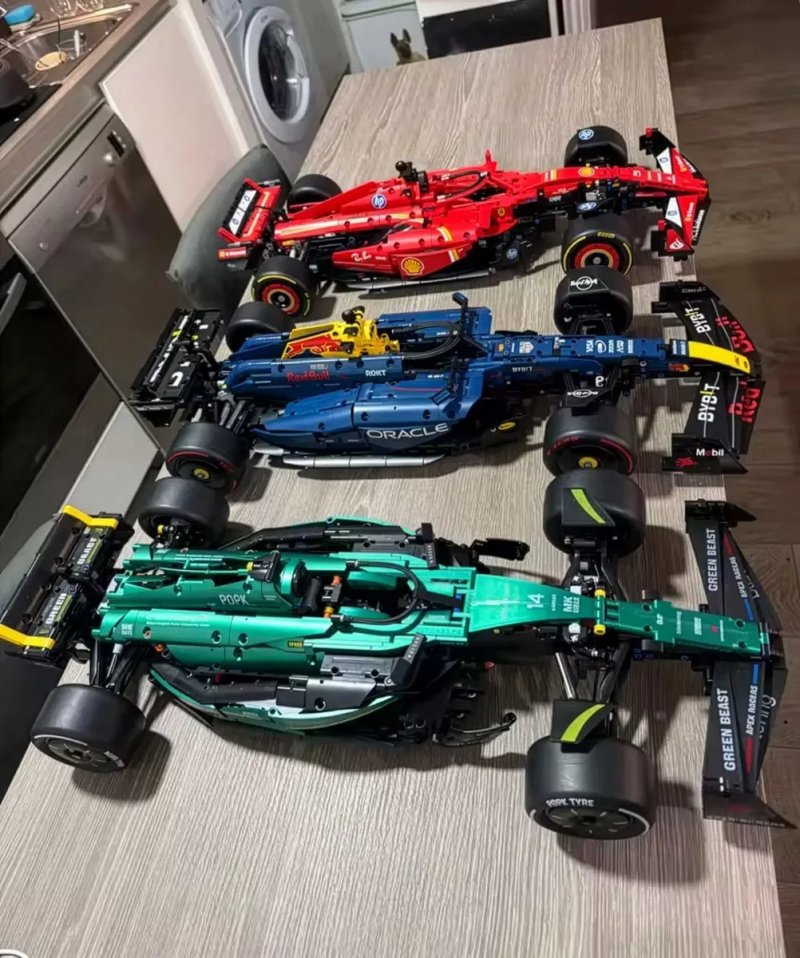 ‼️В КОРОБОЧЦІ‼️Конструктор F1 Aston Martin AMR25 (MK6022) Формула 1‼️1912 деталей‼️ — фото 2