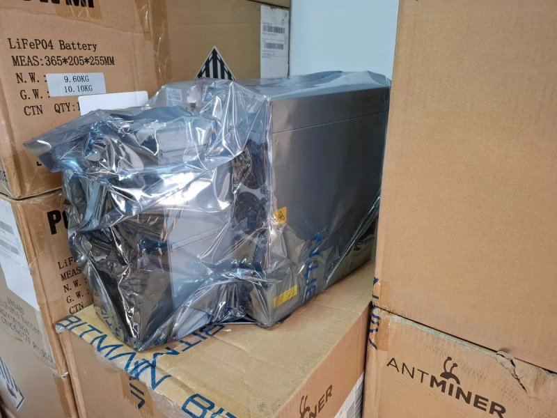 В наявності Майнер Antminer k7 63,5th - 1500USDT + Гарантія! — фото 2