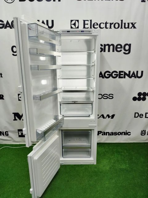Вбудований двокамерний холодильник Neff Siemens hyperFresh plus, Germany, A+++