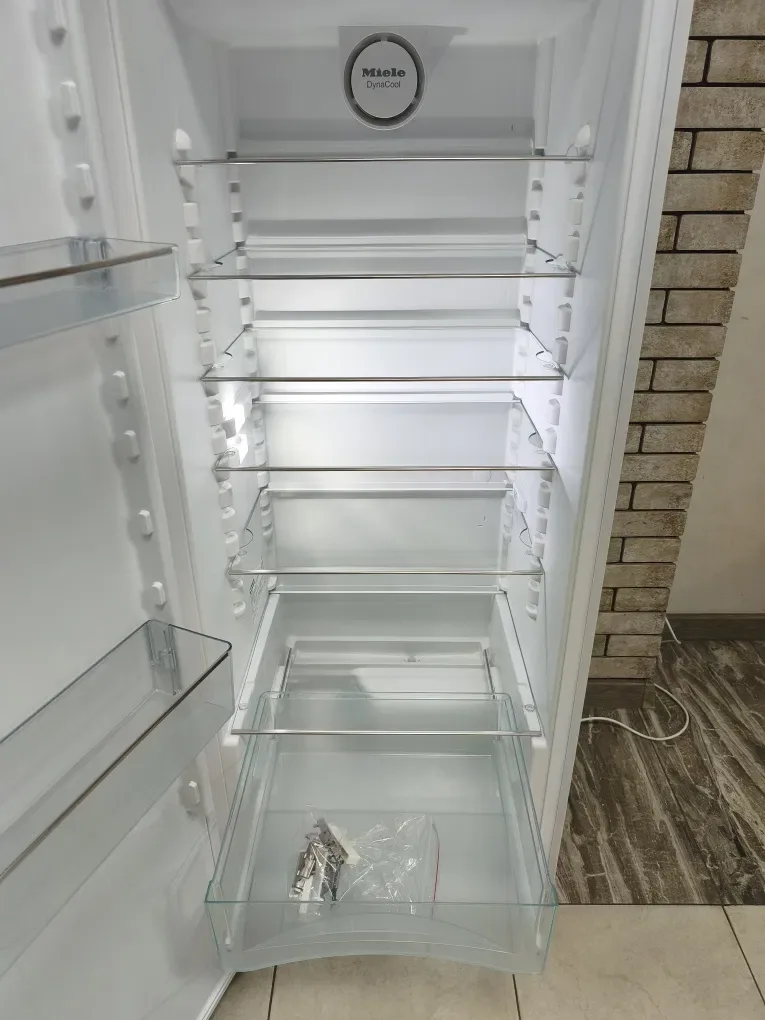 Вбудований однокамерний холодильник Miele Німеччина — фото 6