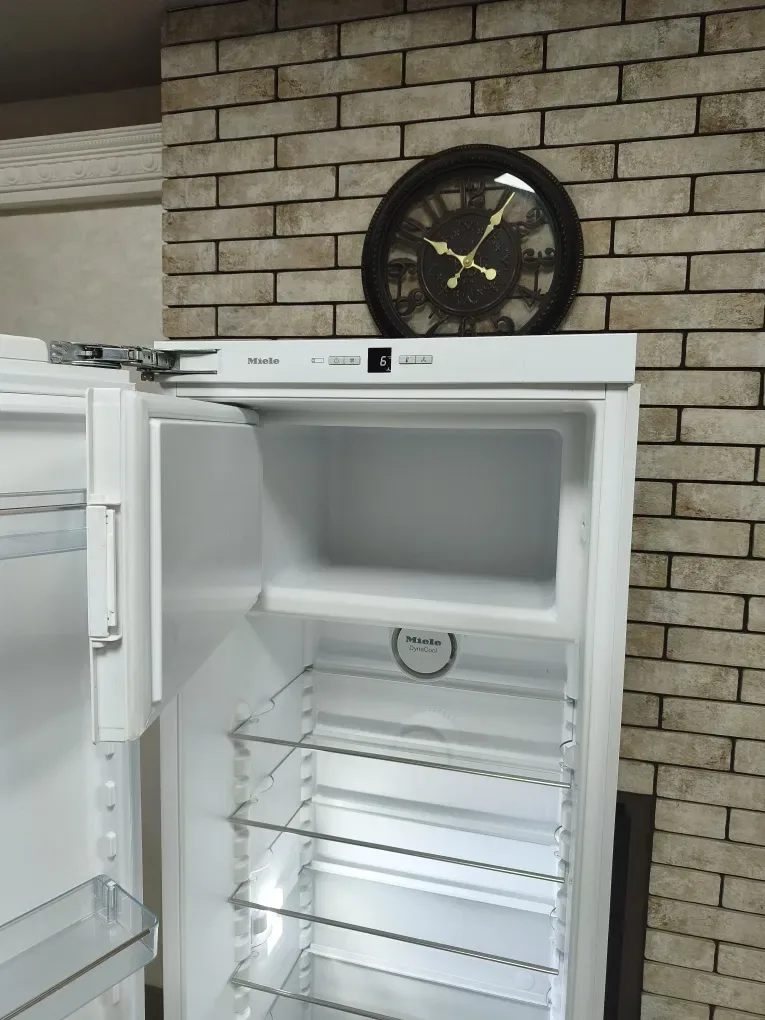 Вбудований однокамерний холодильник Miele Німеччина — фото 7