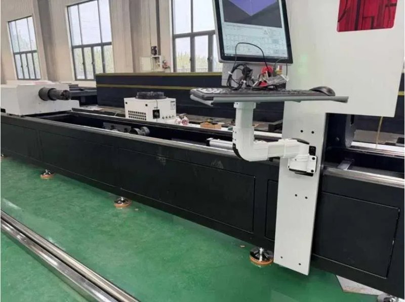 Верстат лазерного різання труб та профілів STH S-Laser T6016  (3 кВт – Max Photonics) — фото 6