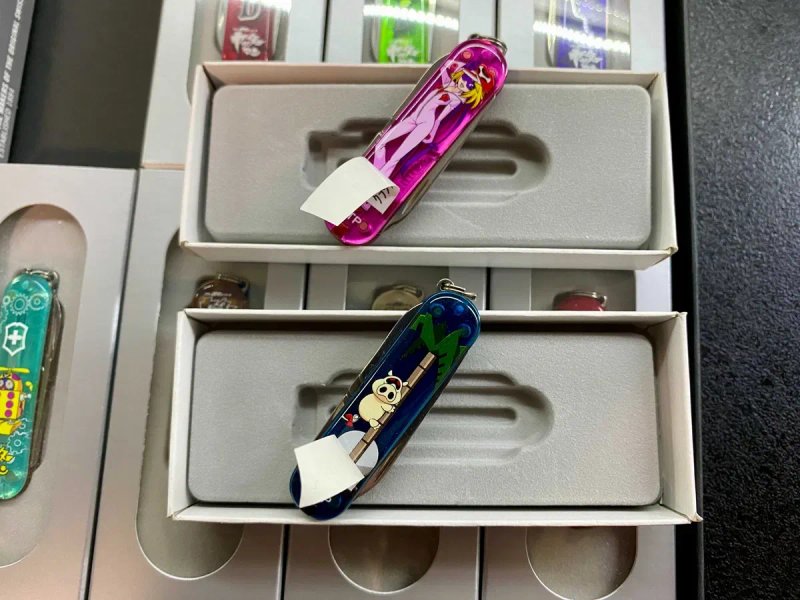Victorinox Swiss Army Classic Yatterman, повна колекція х10. Оригінал — фото 5