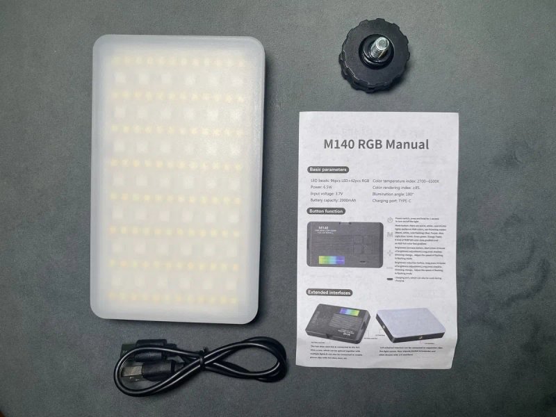 Видеосвет M140 RGB Pocket Fill Light (2000 mAh, 2700–6500K) — фото 2