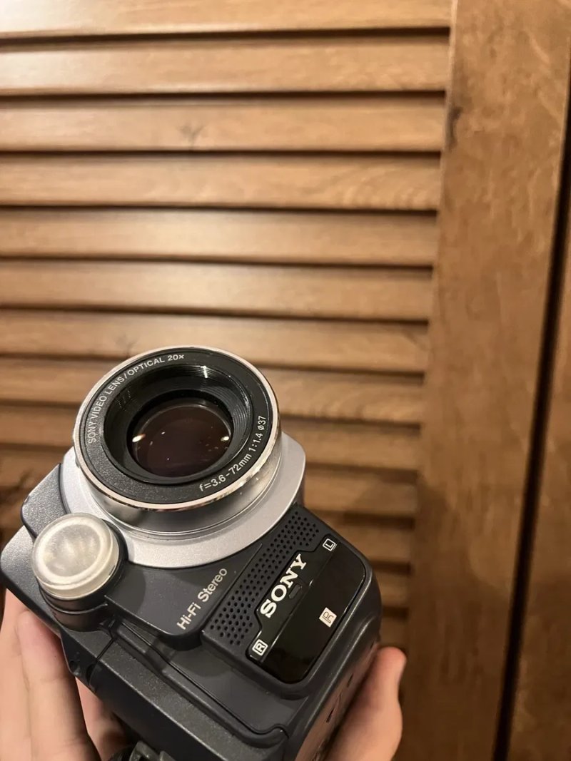 Вінтажна відеокамера Sony Digital8 DCR-TRV140e + оригінальна сумка Handycam (Комплект) — фото 2